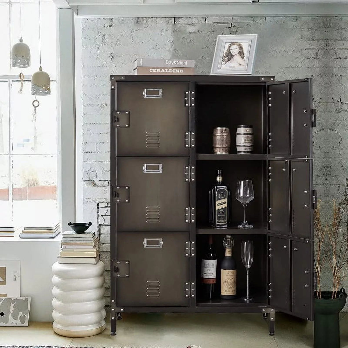 Metal Storage Locker with Doors and Shelves J81200