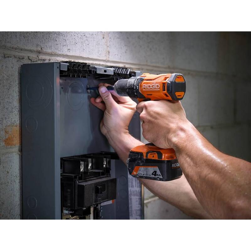 18V Lithium-Ion 4.0 Ah Battery Starter Kit with Charger G989