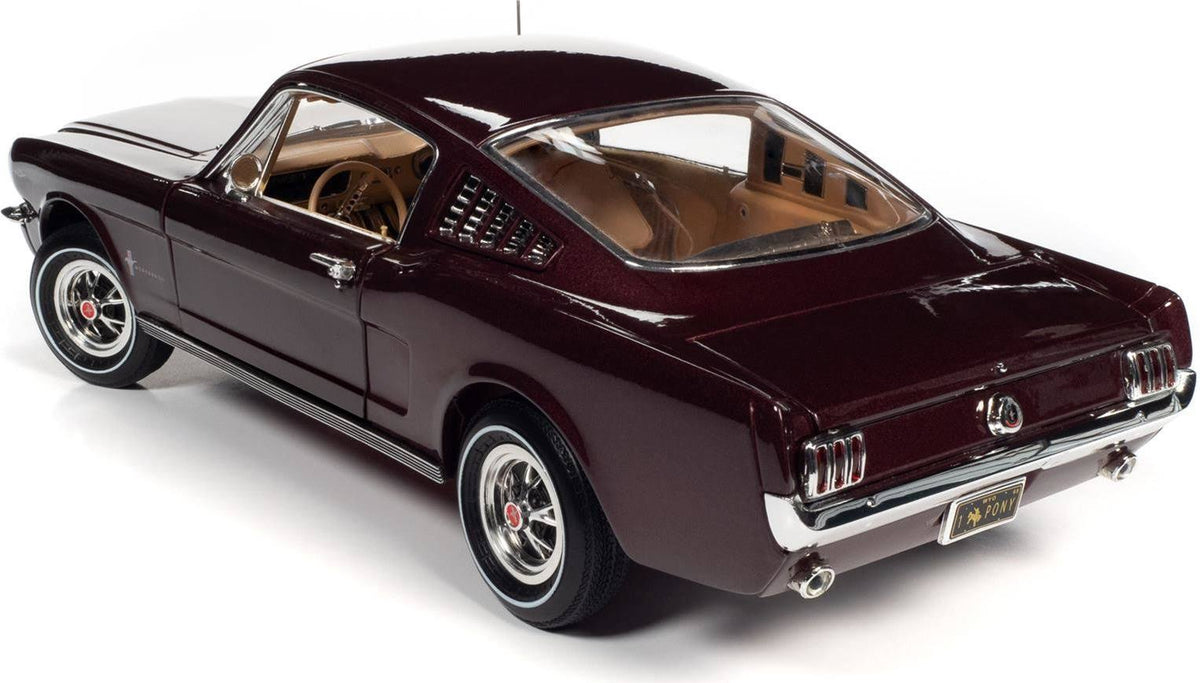 1:18 Scale 1965 Ford Mustang 2+2 Diecast Model D93078