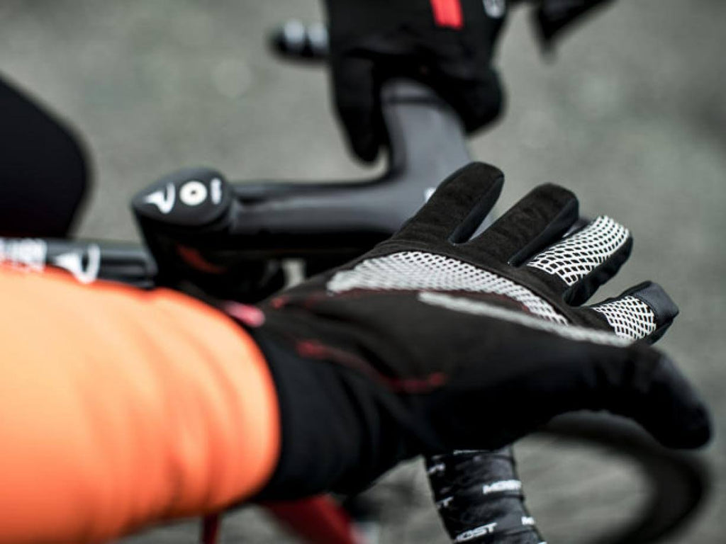 Black Red L Glove B577372