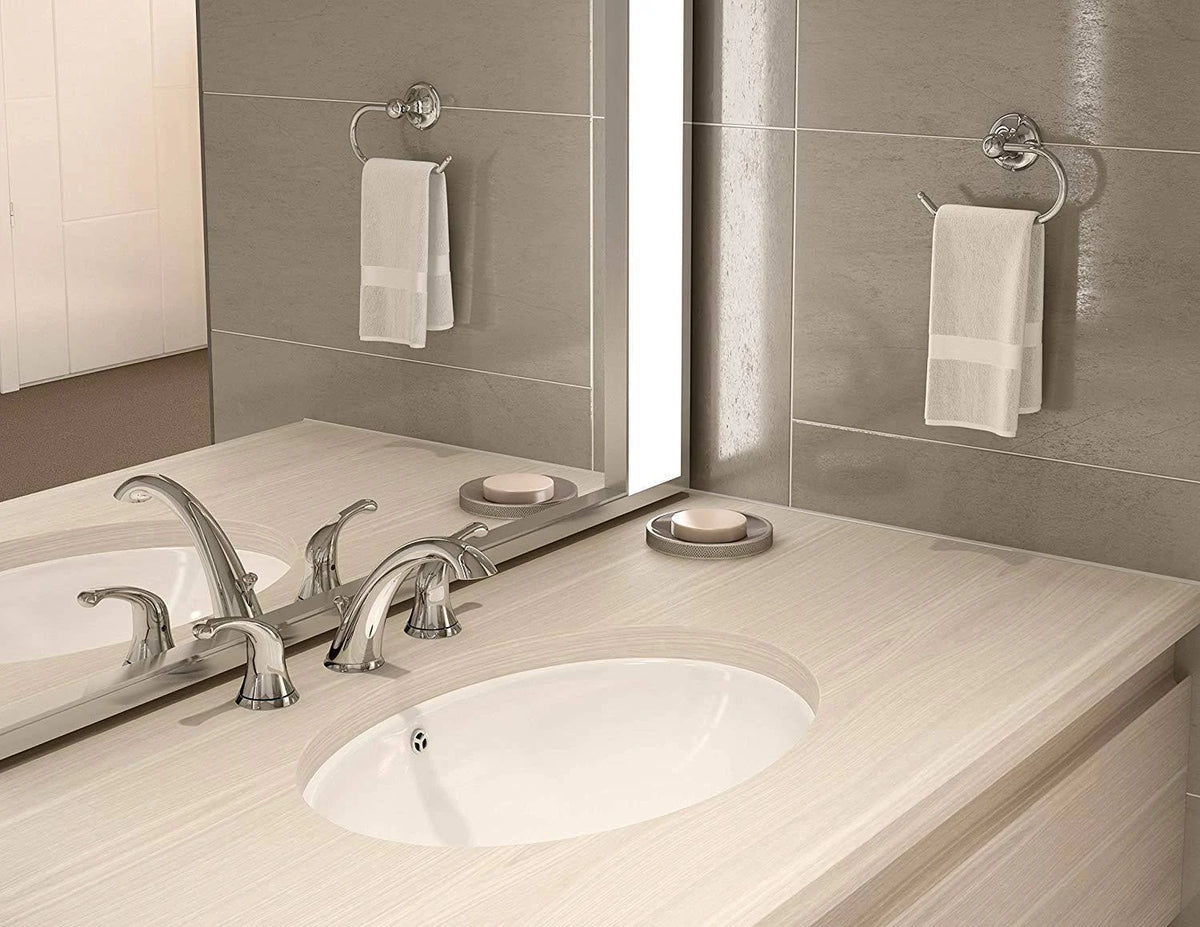 Polished Chrome 2-Handle Bathroom Faucet with Drain Assembly P679
