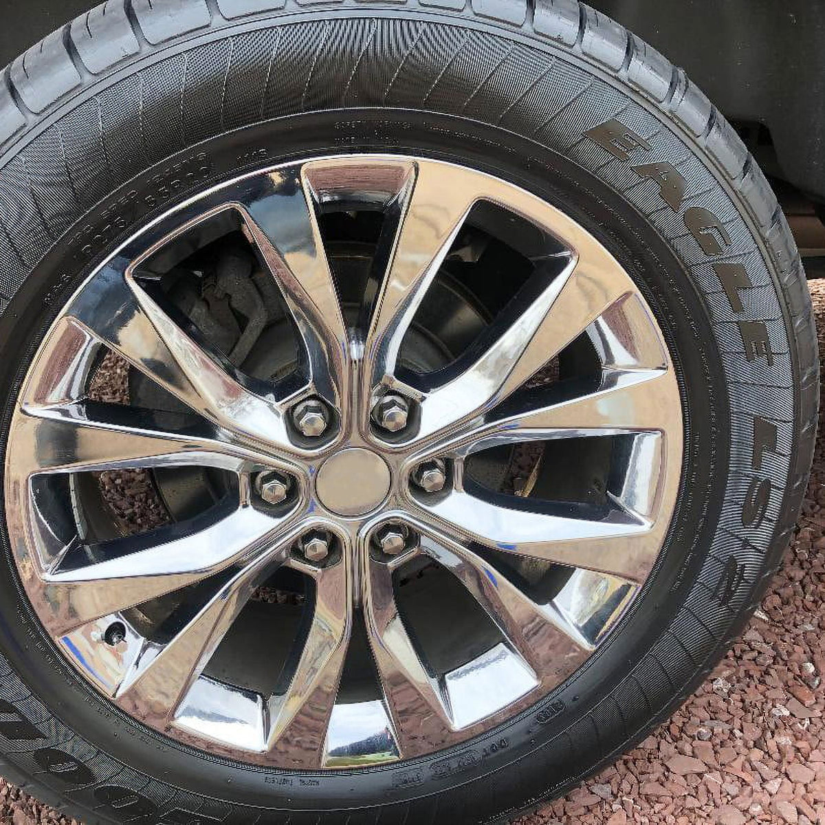 275/55R20 111S All Season Tire L755