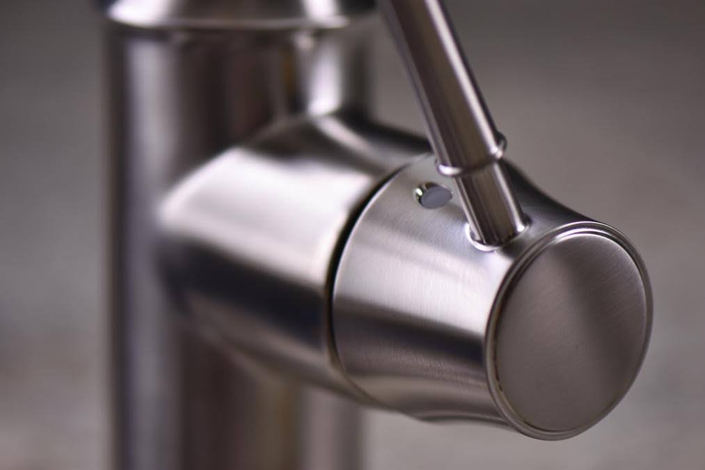 Steel Optik 2-Spray HighArc Pull-Down Kitchen Faucet W496